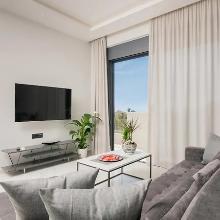 Villa Royal View - Private Pool & Hot Tub *