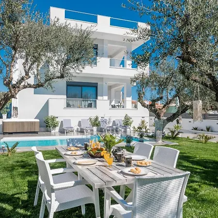 Royal View - Private Pool & Hot Tub * Romírion