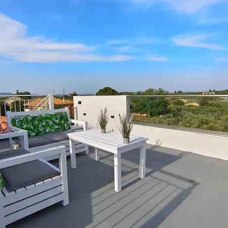 Royal View - Private Pool & Hot Tub Villa