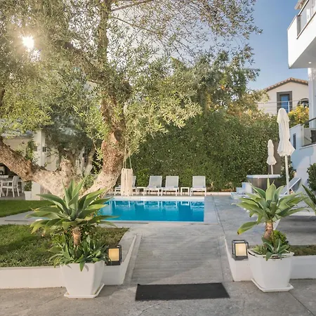 Royal View - Private Pool & Hot Tub Villa Romírion