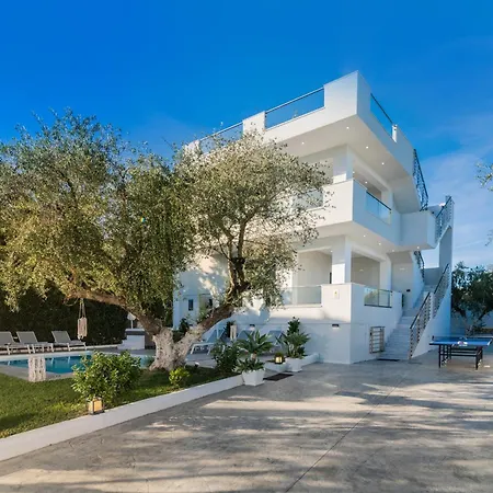 Villa Royal View - Private Pool & Hot Tub Romírion