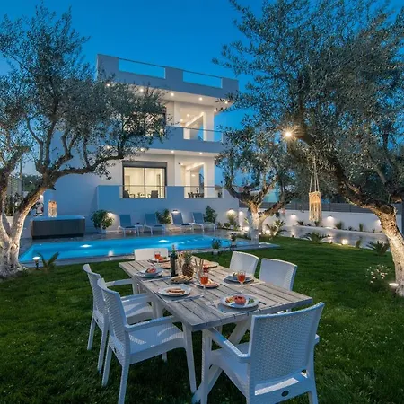 Villa Royal View - Private Pool&hot Tub Romírion