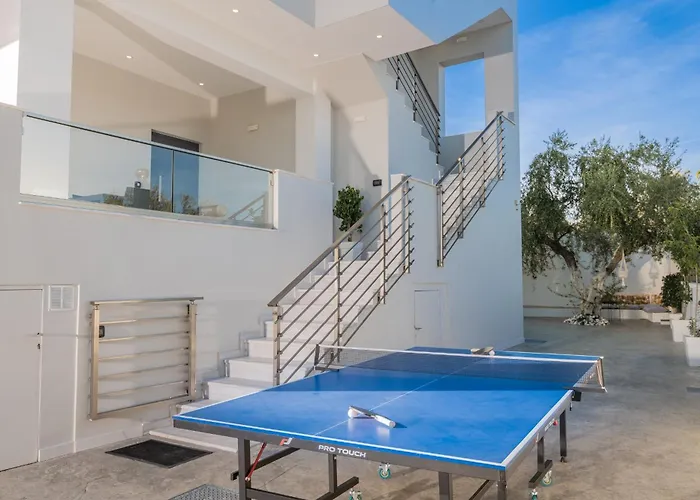 Royal View - Private Pool & Hot Tub Ρομίρι