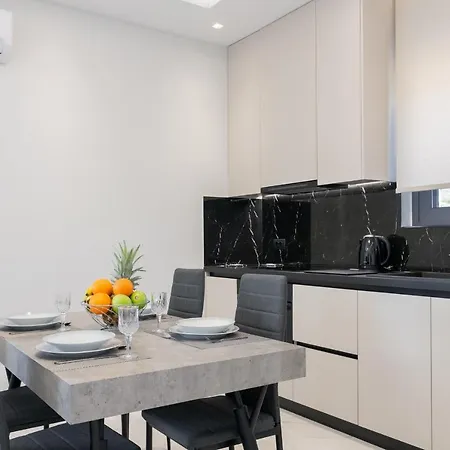 Royal View - Private Pool & Hot Tub Villa