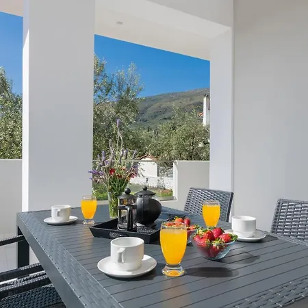 Royal View - Private Pool & Hot Tub Romírion