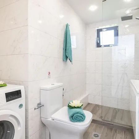 Villa Royal View - Private Pool & Hot Tub Romírion