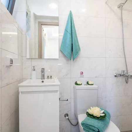 Royal View - Private Pool & Hot Tub Villa Romirion