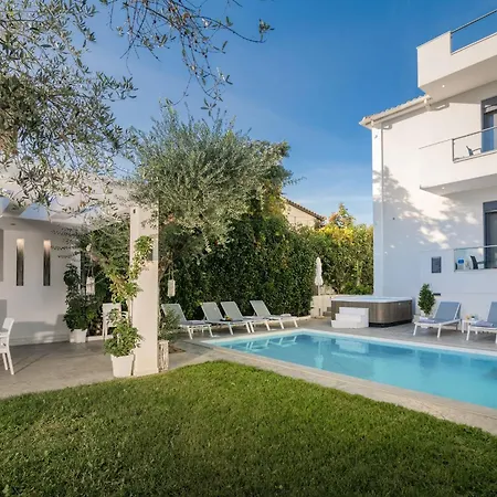 Royal View - Private Pool & Hot Tub Villa *