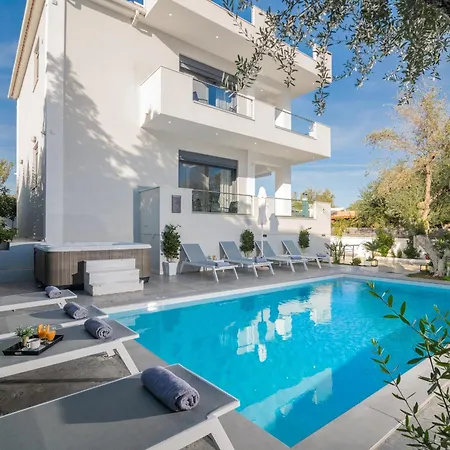 Royal View - Private Pool & Hot Tub *