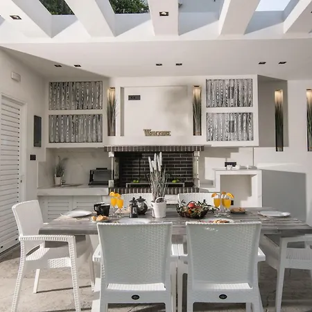 Vilă Royal View - Private Pool & Hot Tub