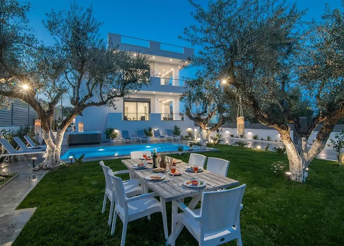 Vila Royal View - Private Pool & Hot Tub Romírion