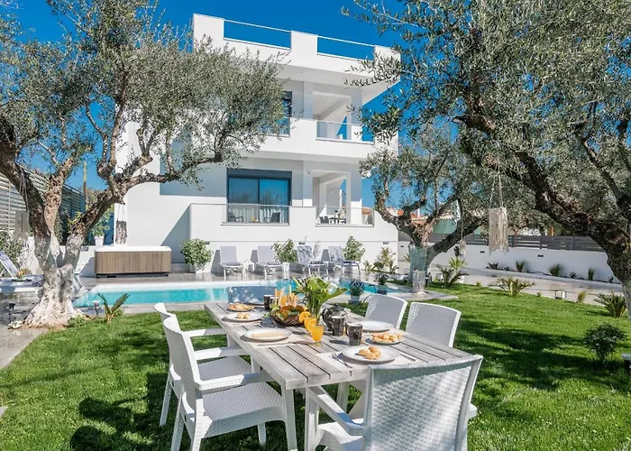 Royal View - Private Pool & Hot Tub * Romírion