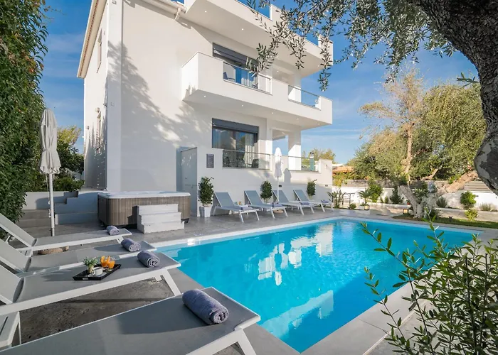 Royal View - Private Pool & Hot Tub *