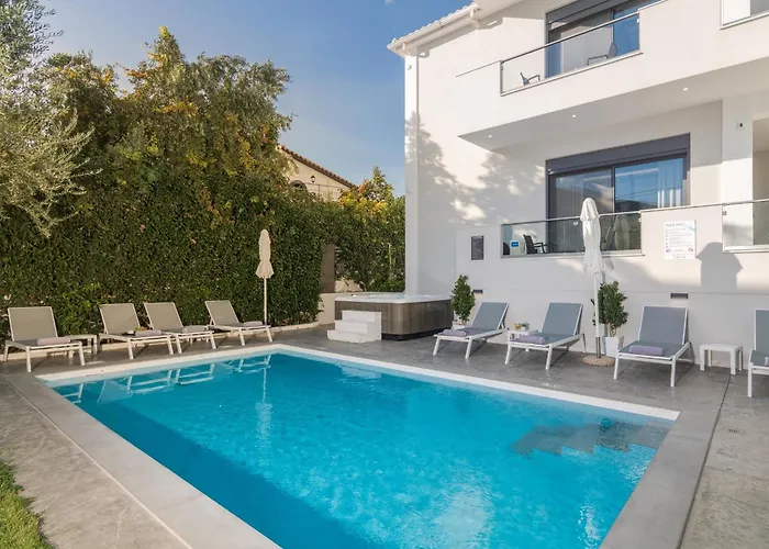 Royal View - Private Pool & Hot Tub Vila