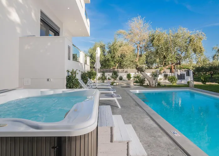 Vila Royal View - Private Pool & Hot Tub Romírion